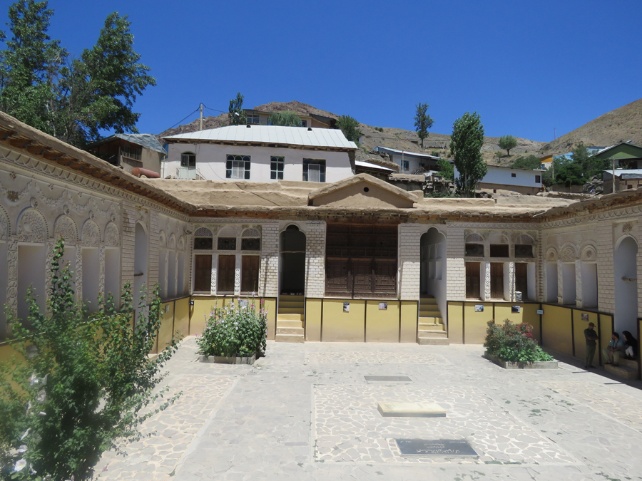 خانه نیما یوشیج